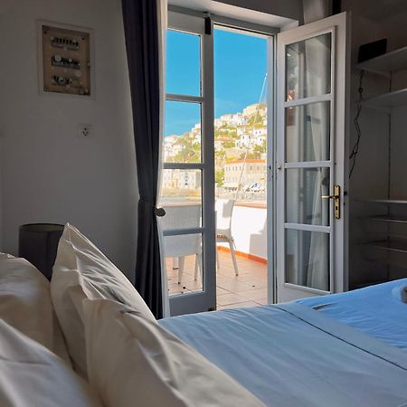 In Hydra Apartment Bagian luar foto