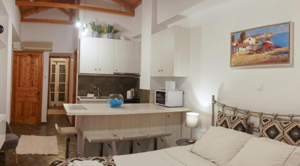 In Hydra Apartment Bagian luar foto