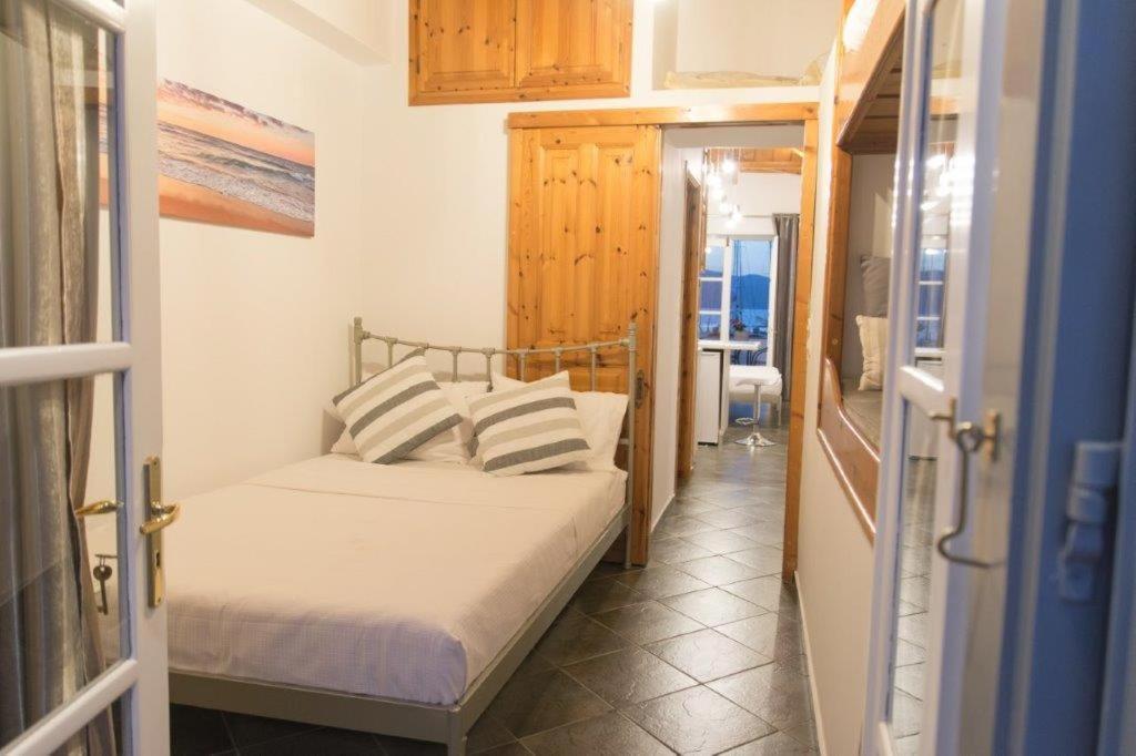 In Hydra Apartment Bagian luar foto