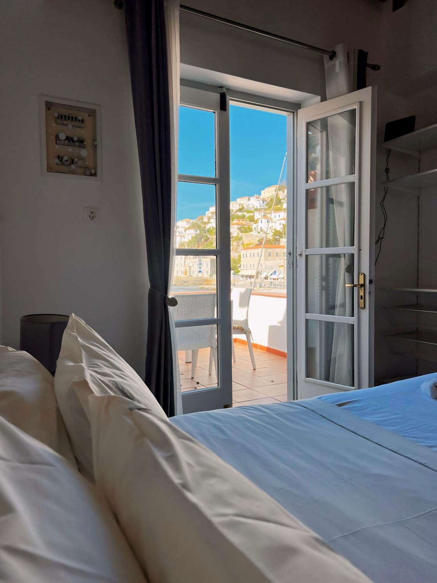 In Hydra Apartment Bagian luar foto