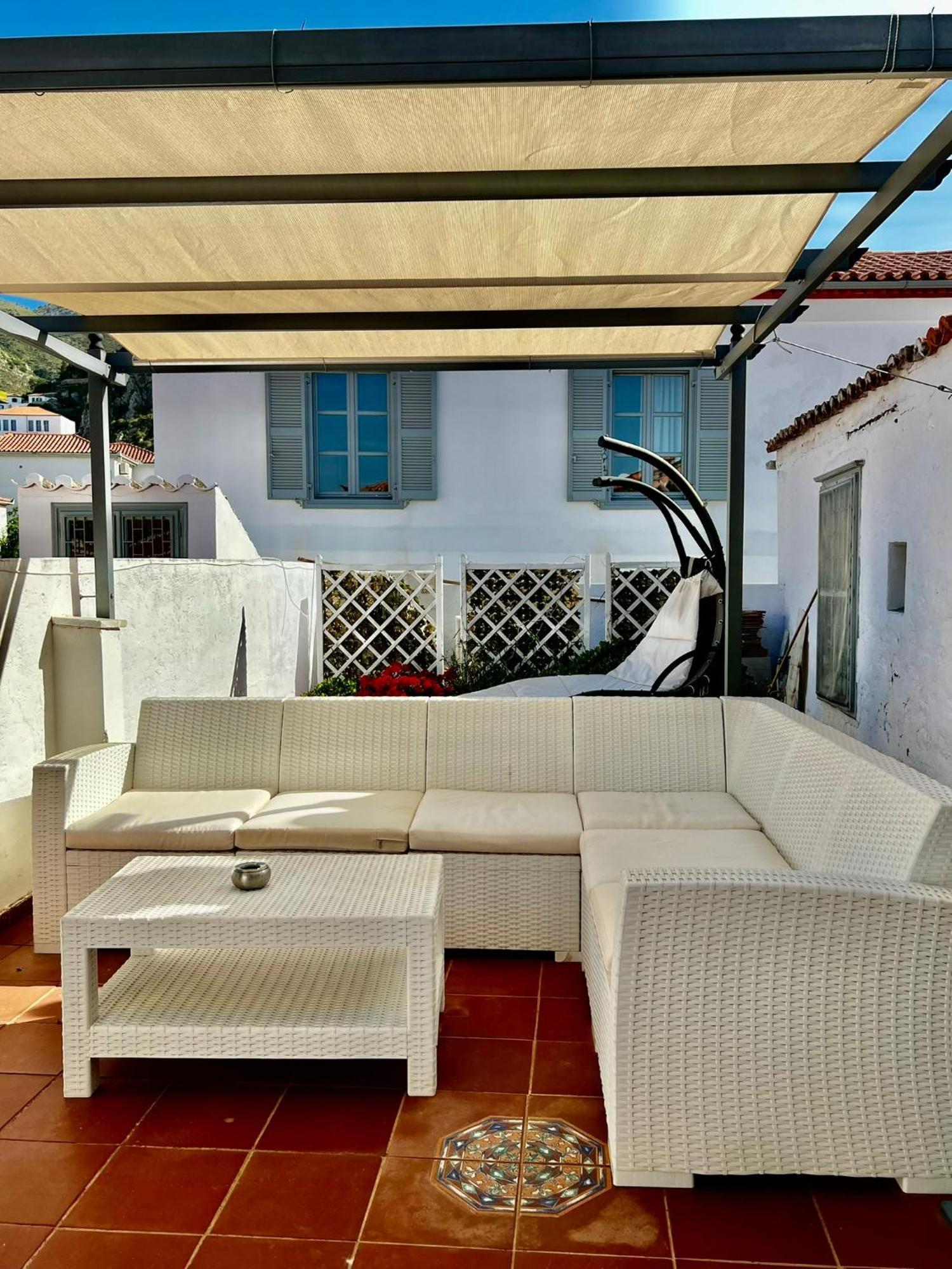 In Hydra Apartment Bagian luar foto
